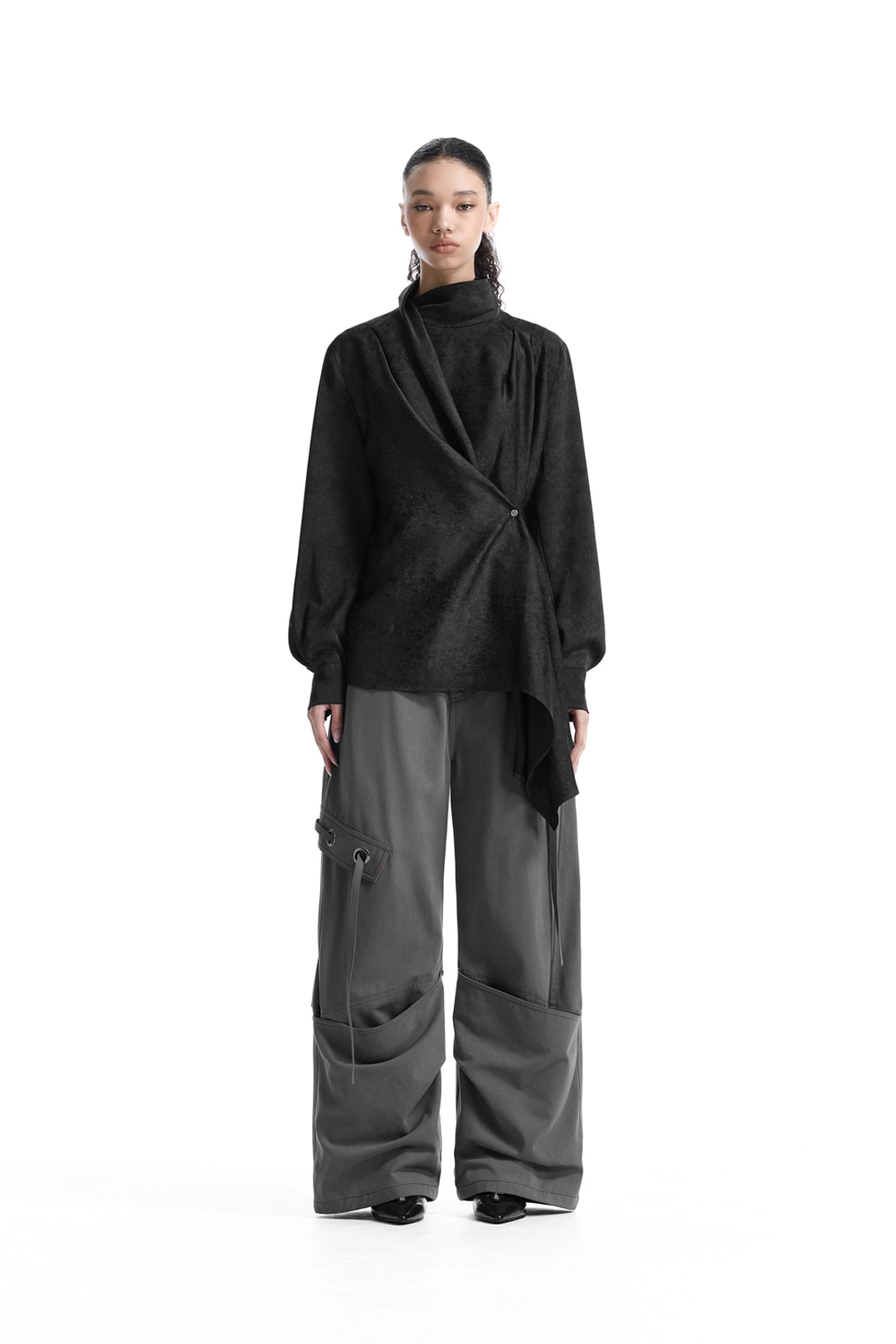 트리밍버드 Draped High-Neck Blouse [ Black ] 상품 이미지 2