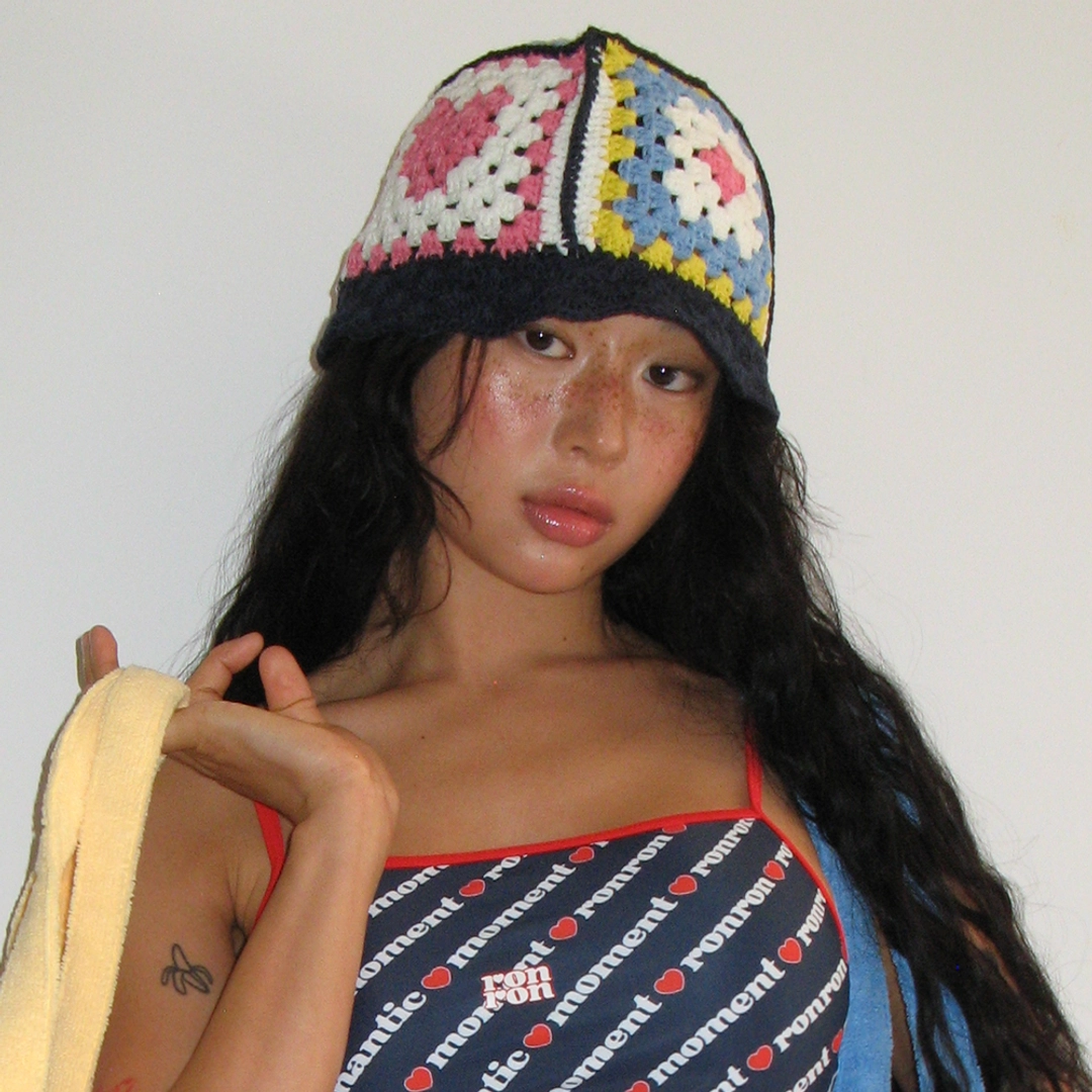 론론 CROCHET HANDMADE BUCKET HAT NAVY 상품 이미지 1