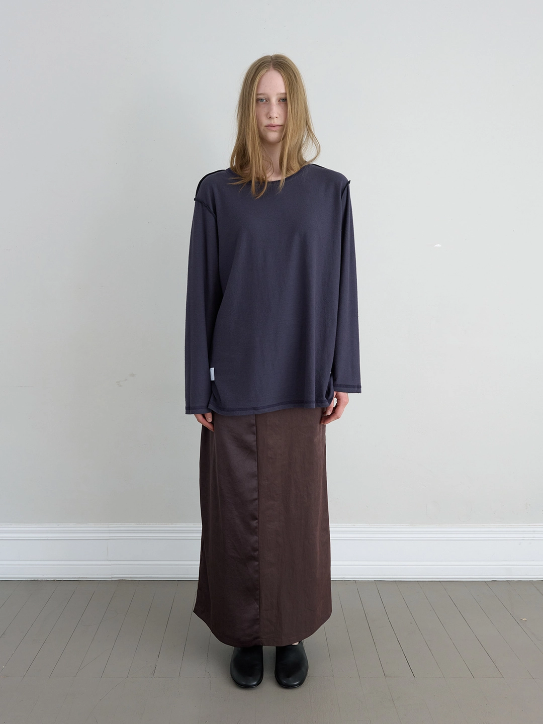 낫띵에브리띵 VINTAGE TEXTURED LONG SLEEVE TOP IN FADED NAVY 상품 이미지 1