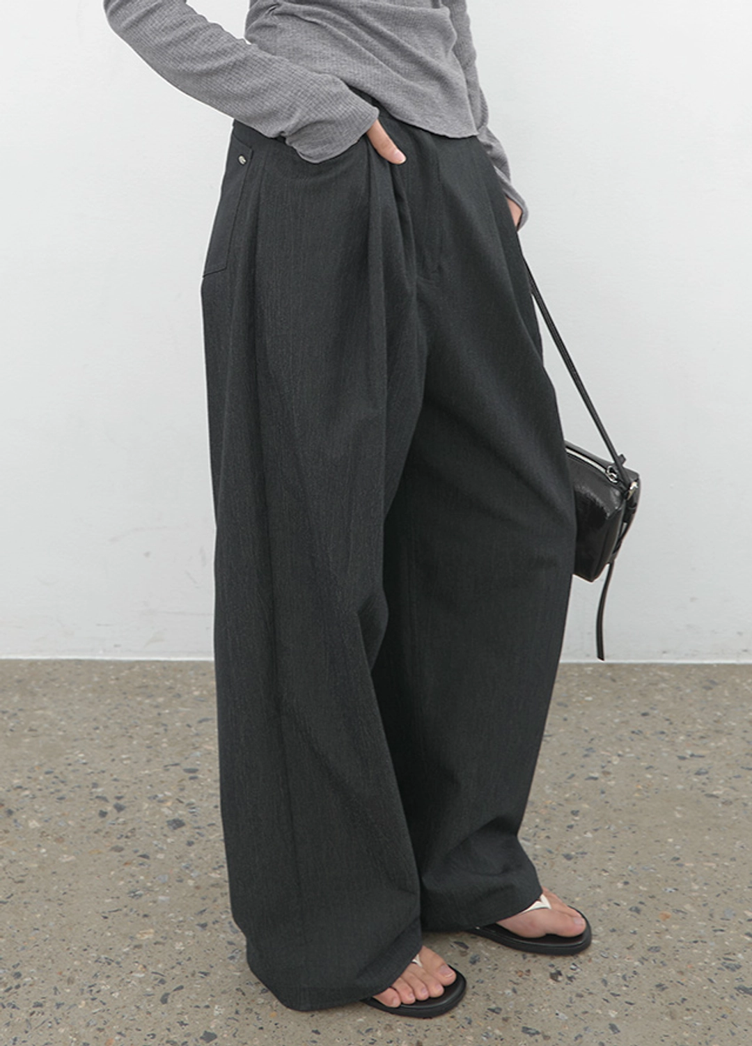 아뜰리에 나인 (PT-5827)CREASE TWO TUCK WIDE PANTS 상품 이미지 2