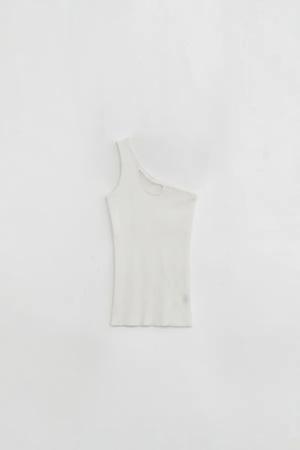 STRAP HOLE SLEEVELESS