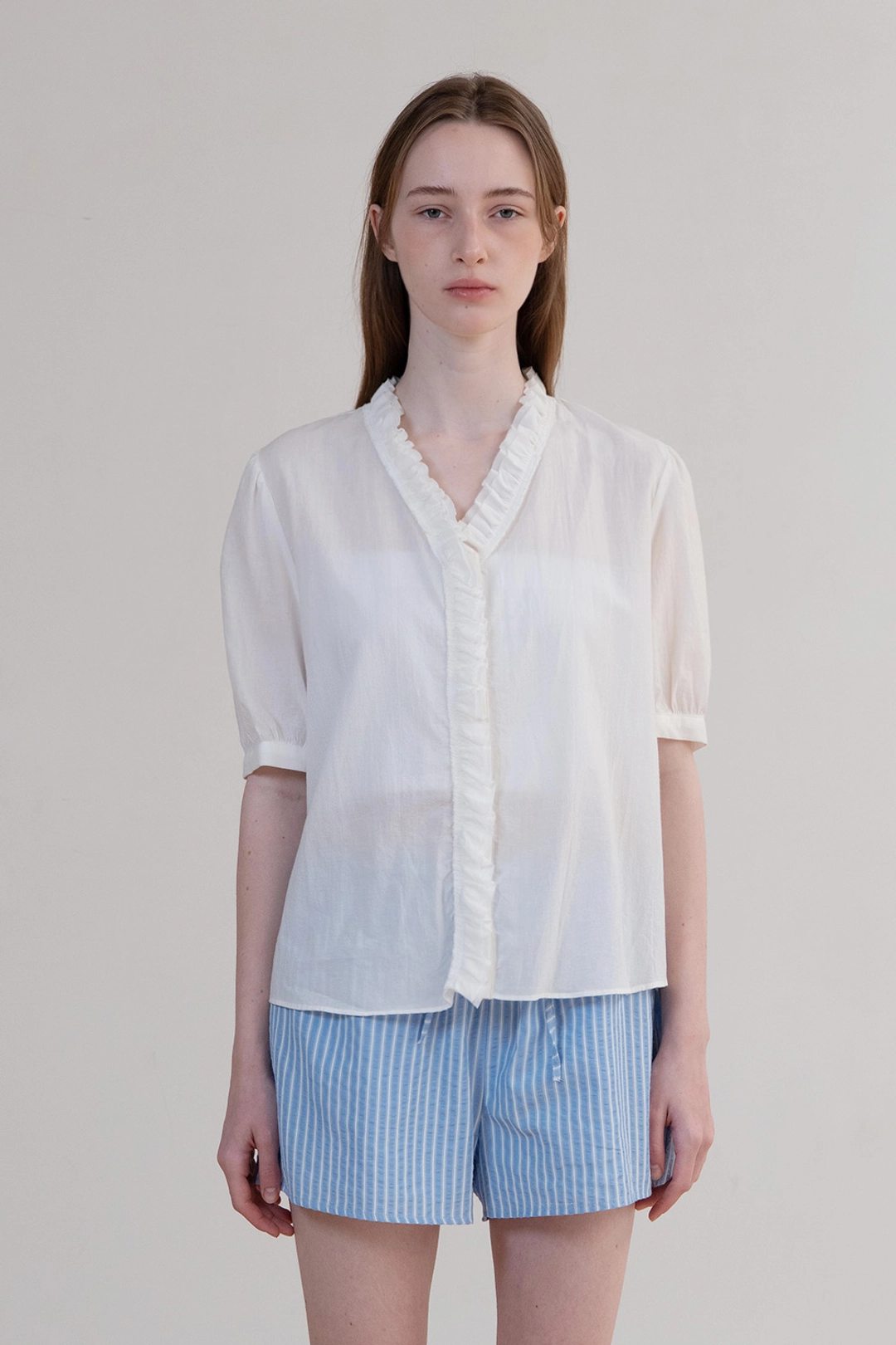 오브오브 Finn Frill Blouse_White 상품 이미지 2