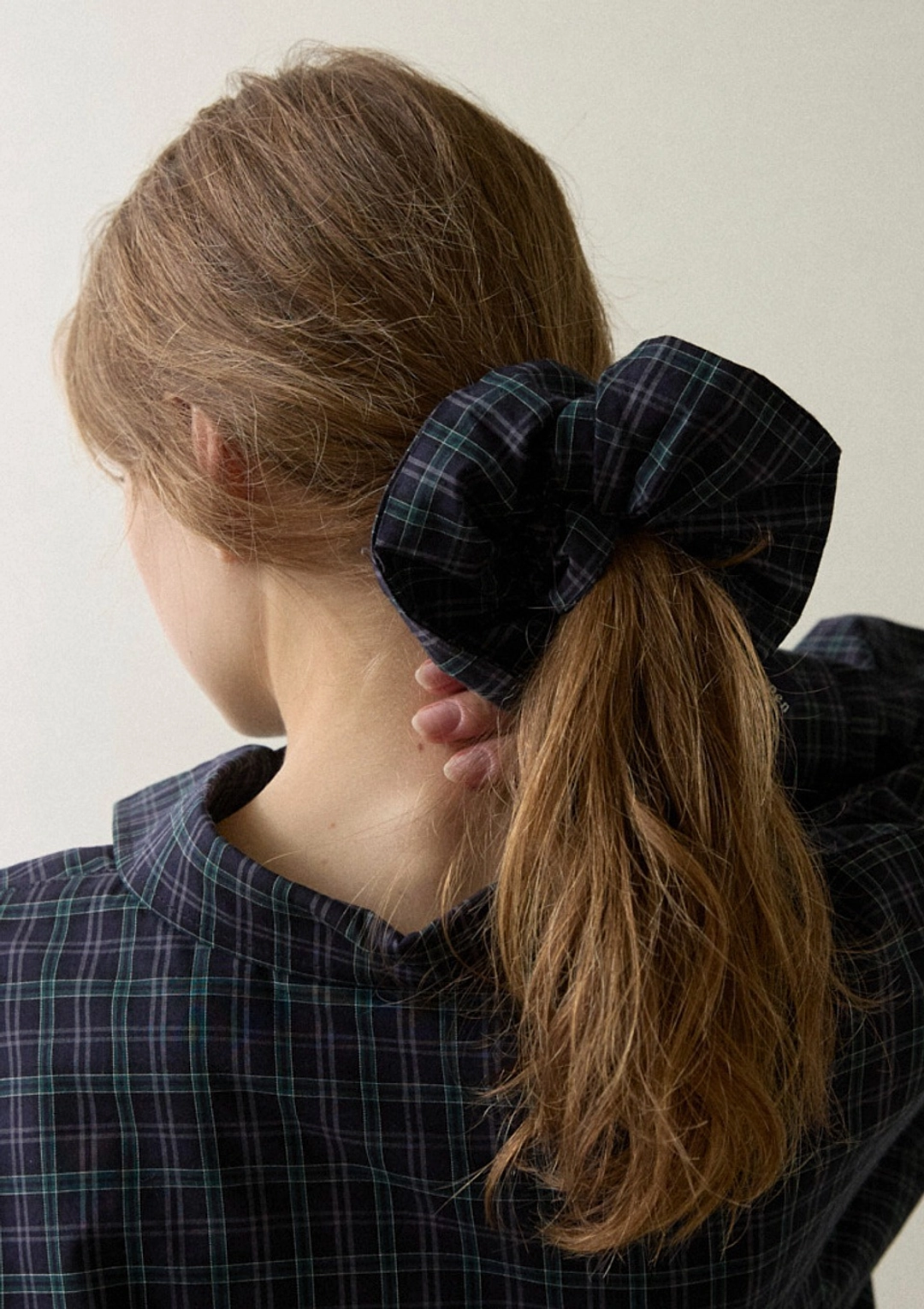 오픈도어 Check Scrunchies BURGUNDY 상품 이미지 2