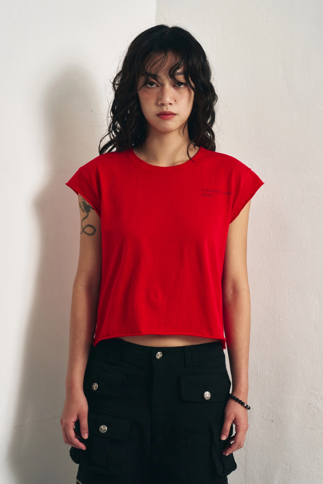 와이이이엘 Y. CAP SLEEVE T-SHIRT RED 상품 이미지 2