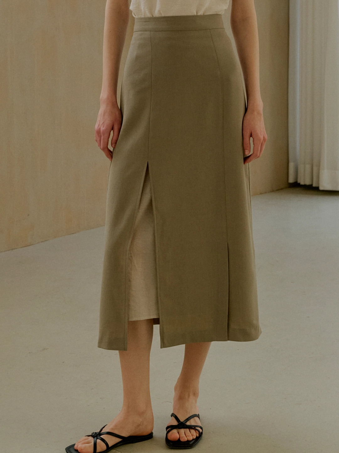 아워코모스 comos 1418 layered slit skirt (Beige) 상품 이미지 2