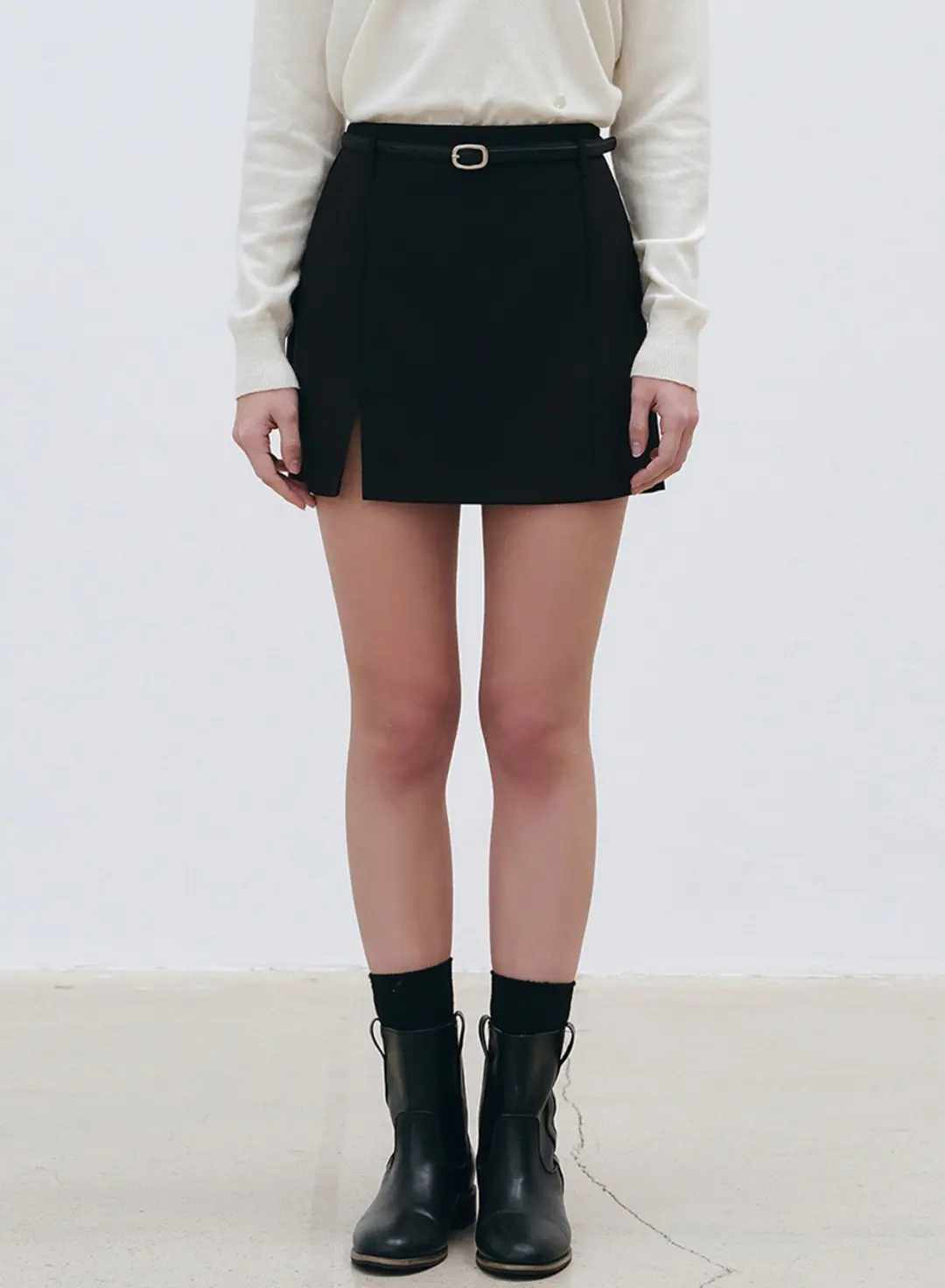 로에일 모던 슬릿 미니 스커트 팬츠 - 블랙 상품 이미지 2