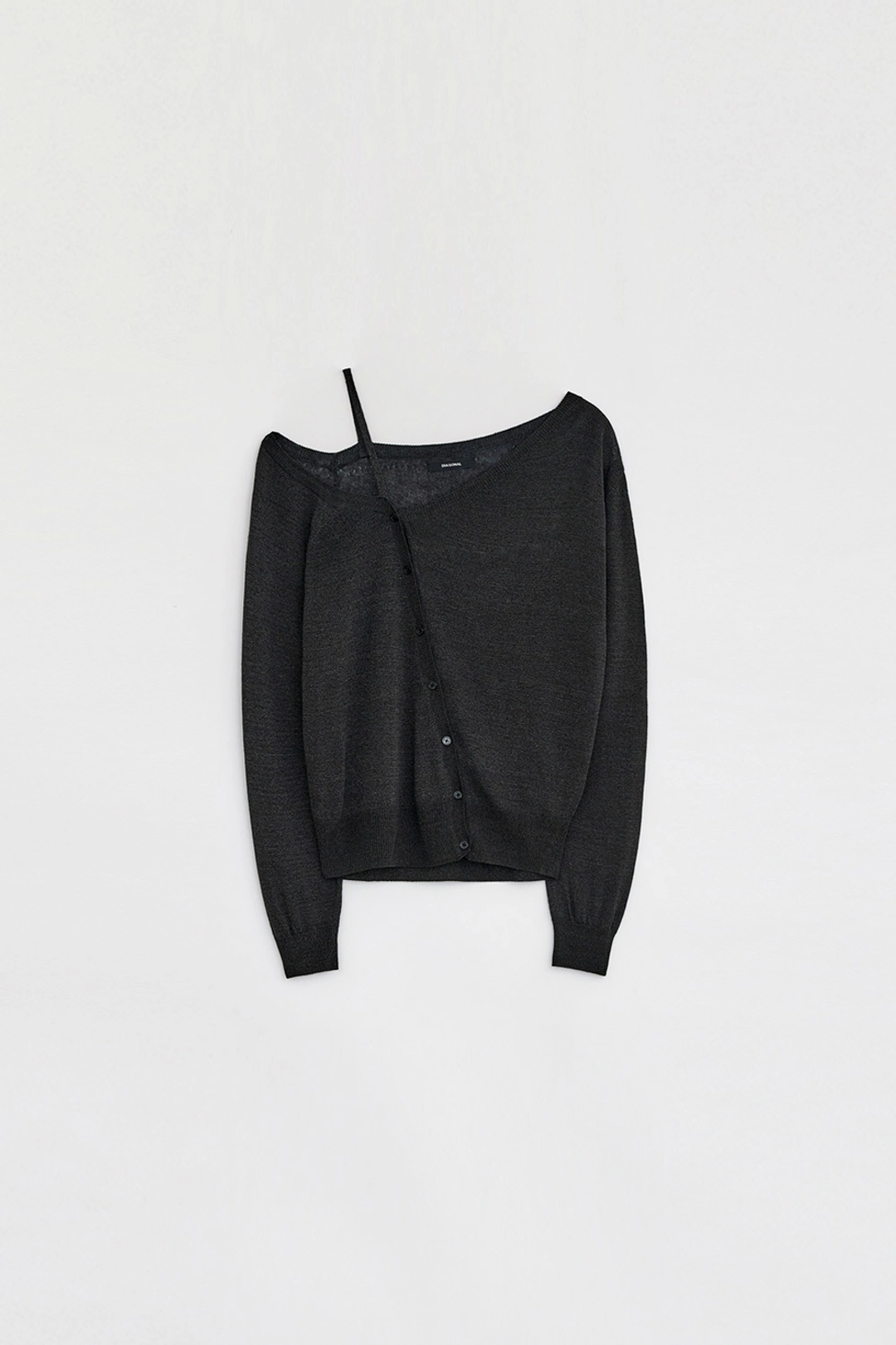 다이애그널 OFF SHOULDER STRAP CARDIGAN 상품 이미지 1