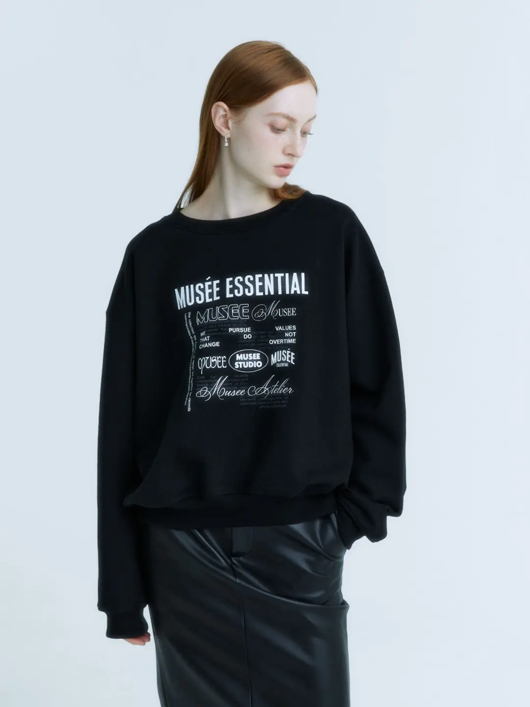 뮤제 CONTE Musee Lettering Archive Print Oversized Sweatshirt_Black 상품 이미지 2