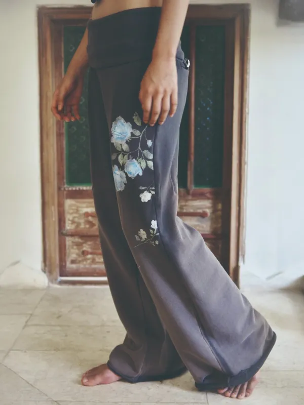 FLOWER TURN-UP WASHED SWEATPANTS_CHARCOAL