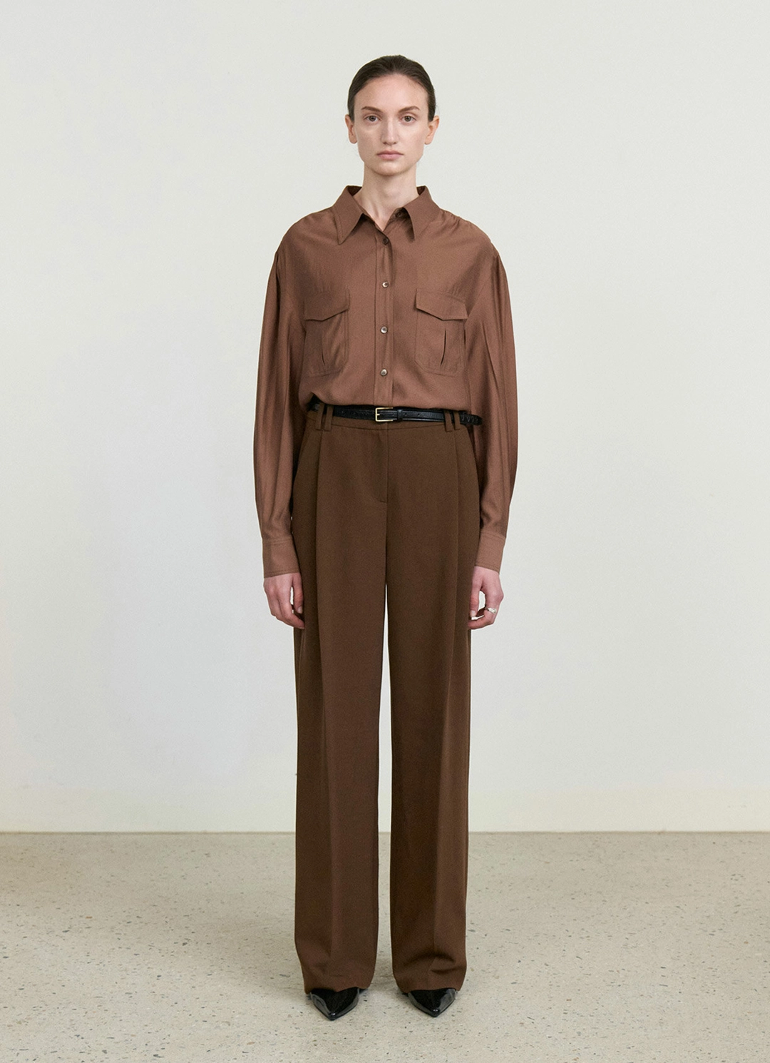 스텝어라운드 Front tuck wide slacks_BROWN 상품 이미지 2