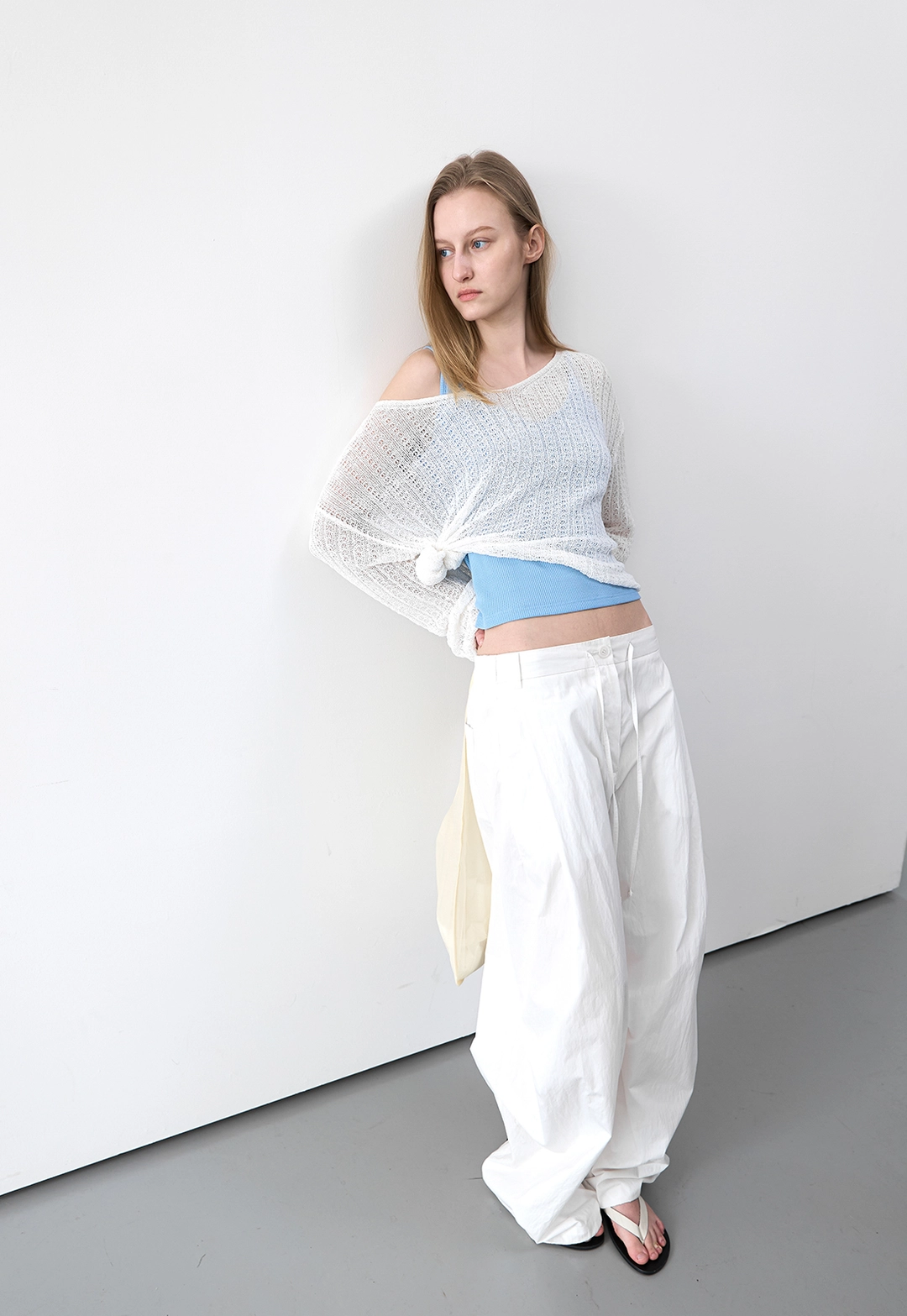 아뜰리에 나인 (T-7252)CROCHER CROP V-NECK KNIT 상품 이미지 3