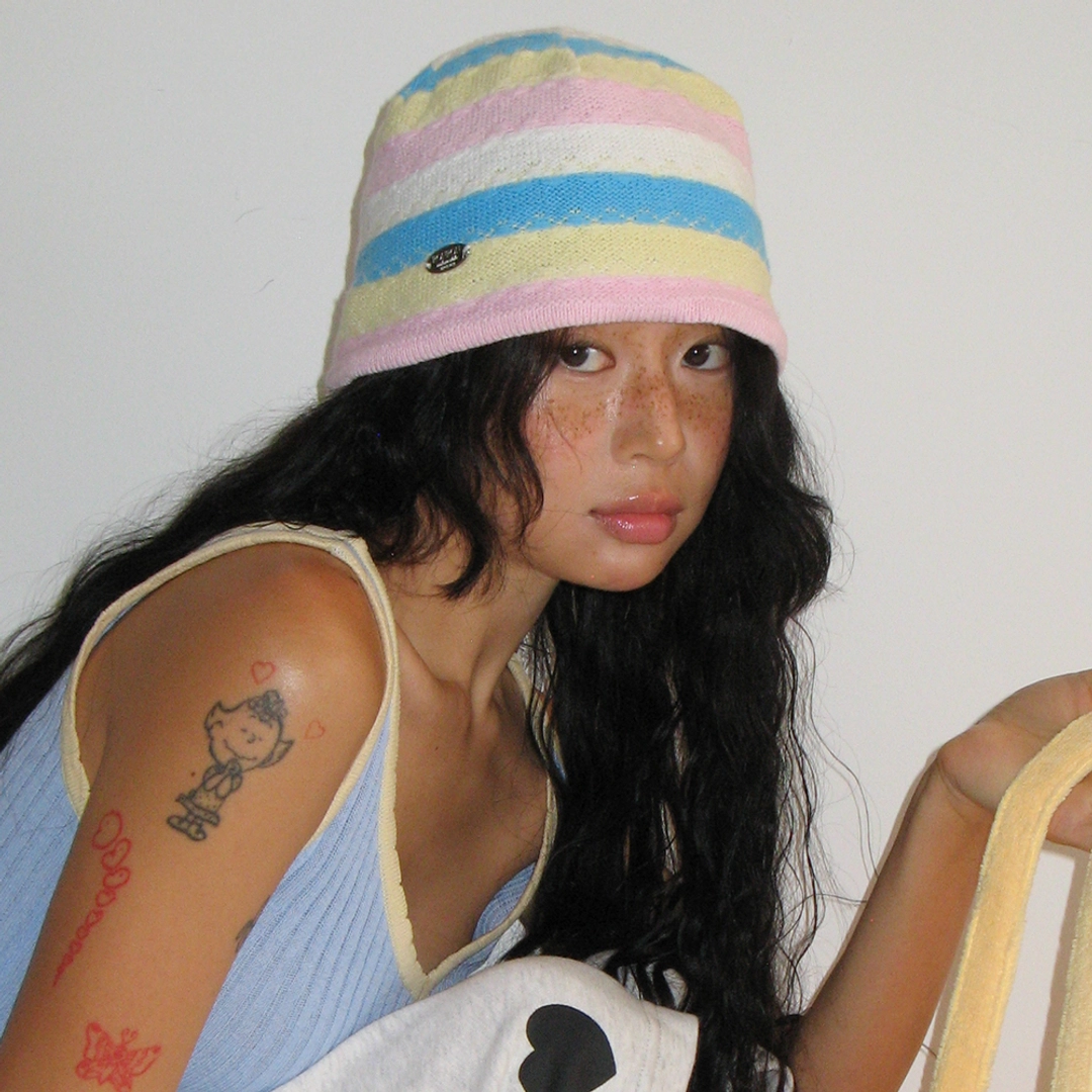 론론 MULTI STRIPE KNIT BUCKET HAT PINK BLUE 상품 이미지 1