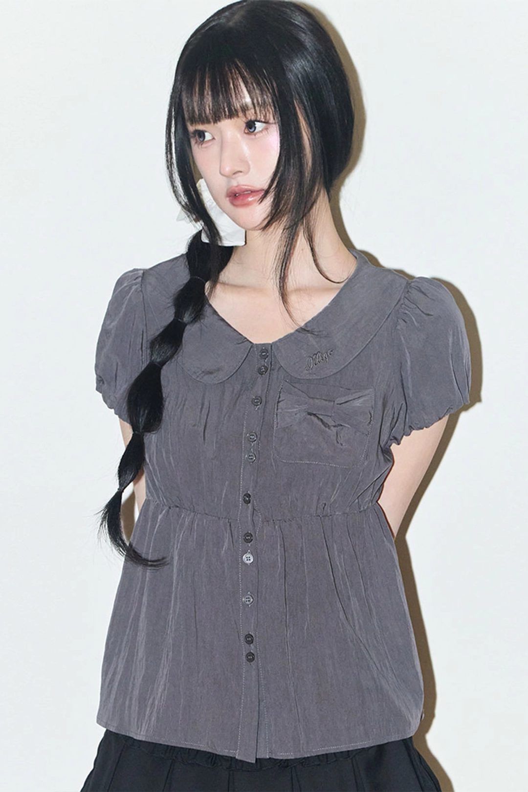 일리고 포밍 리본 퍼프 블라우스 차콜 상품 이미지 1