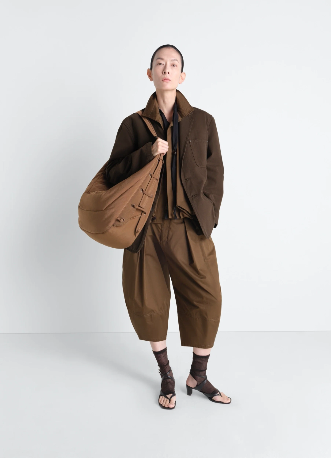 르메르 LARGE SOFT GAME BAG IN NYLON CANVAS 상품 이미지 2