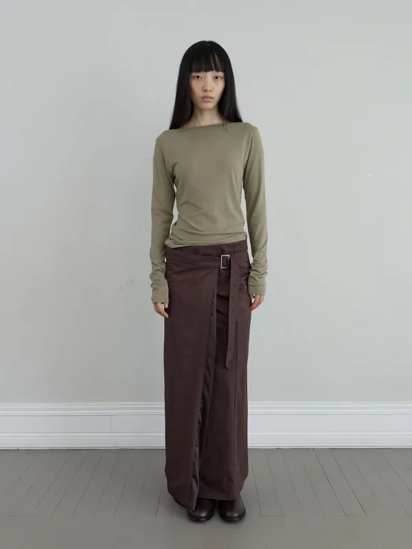 ESSENTIAL V-NECK TOP IN KHAKI