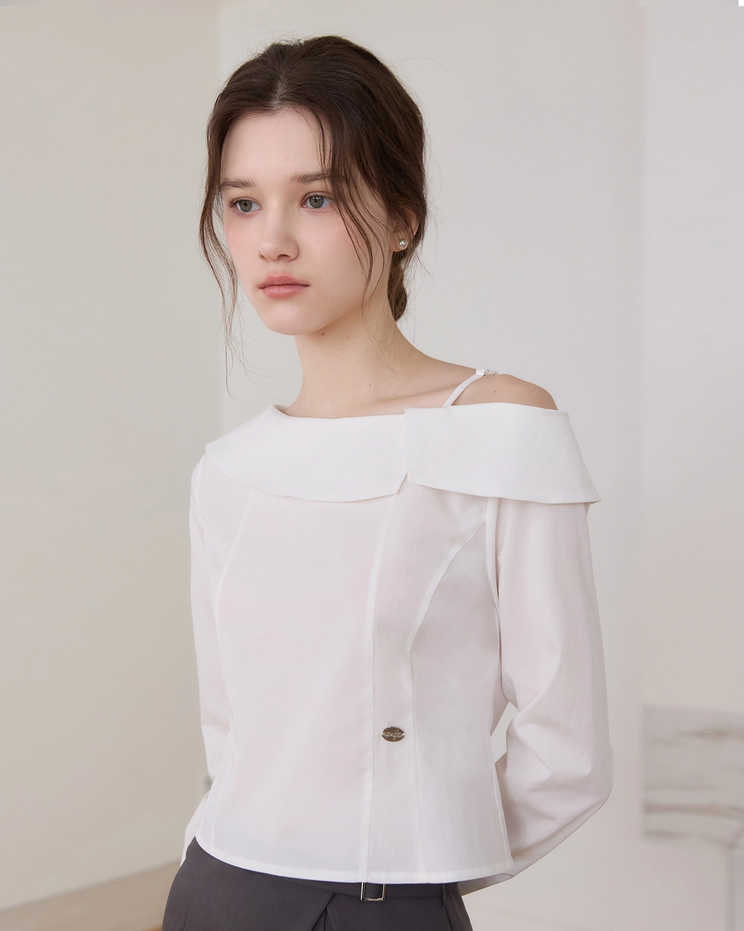 어다울 Unbalance off shoulder blouse - white 상품 이미지 1