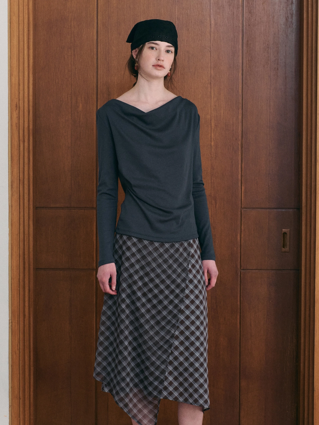 르니나 GRACE draped t-shirt_navy 상품 이미지 2