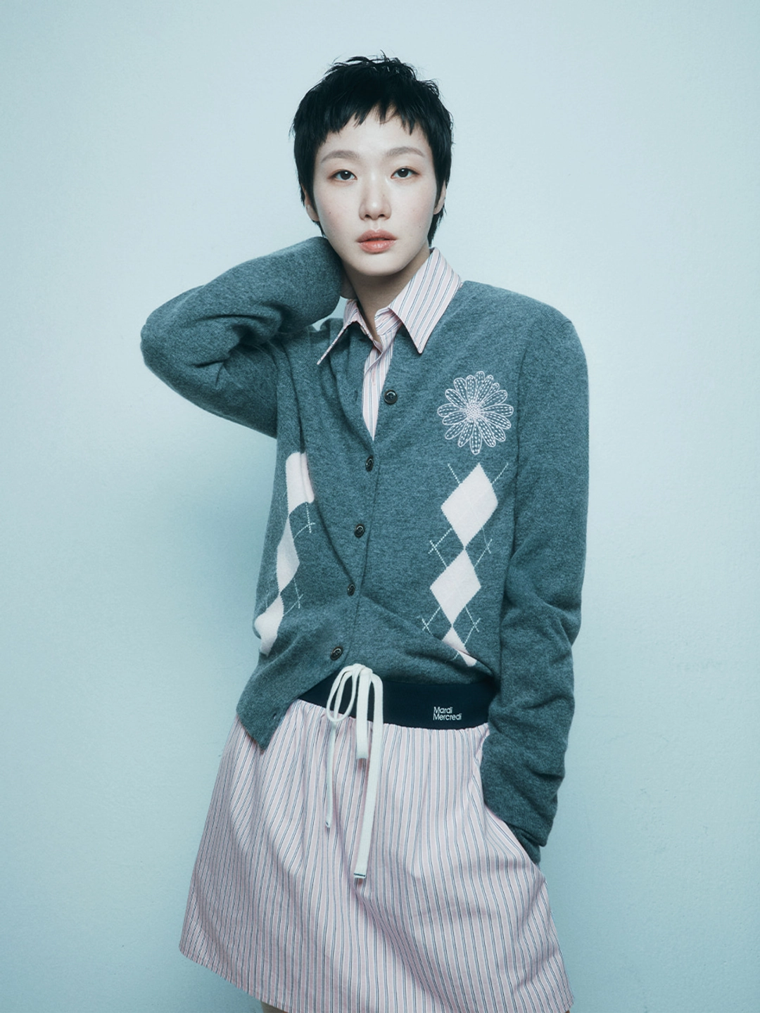 마르디 메크르디 CASHMERE BLENDED CARDIGAN ROUND NECK ARGYLE_DEEPGREY PINK 상품 이미지 1