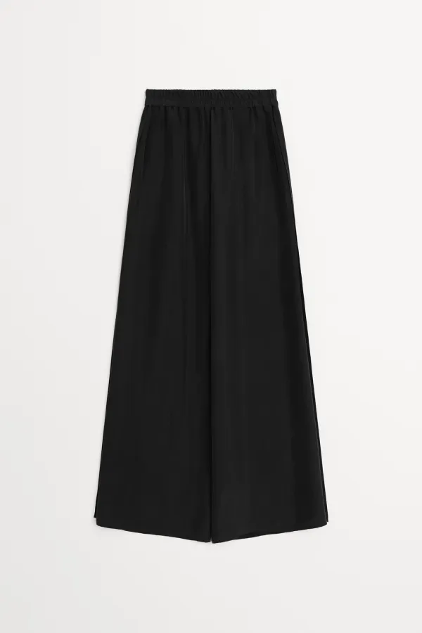 Shou Back Tuck Easy Pants black
