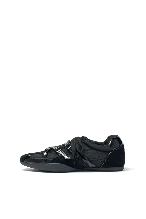 CROSS STRAP SUEDE BLOCK SNEAKERS IN BLACK