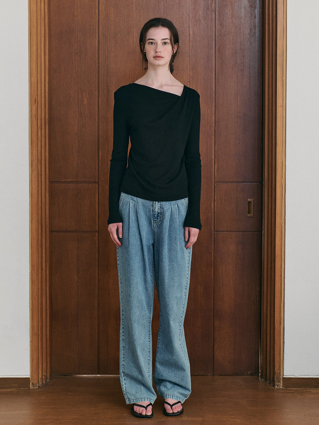 르니나 ROEL drape neck t-shirt_black 상품 이미지 3