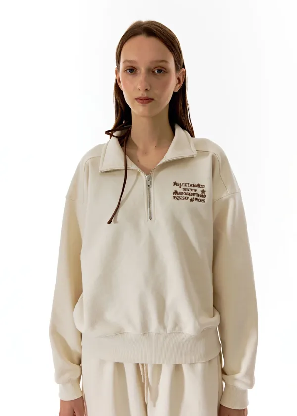 Lettering Half-Zip Sweatshirt_Ivory