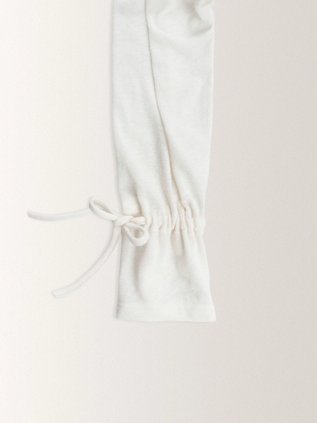 아우로 FRILL COLLAR T SHIRTS BLOUSE [ CREAM ] 상품 이미지 3