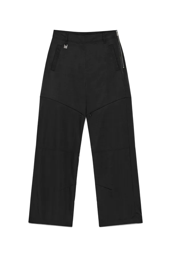 ZIPPER DETAIL NYLON PANTS IN BLACK