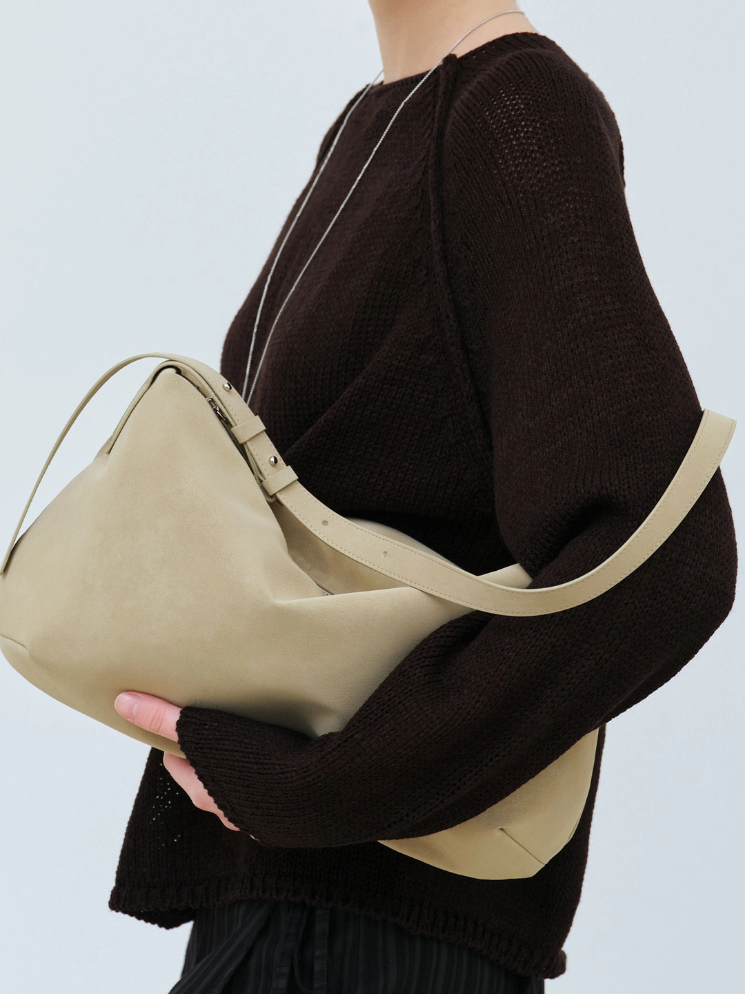 오브히 네사 호보백 Nessa Hobo Bag_Latte 상품 이미지 2