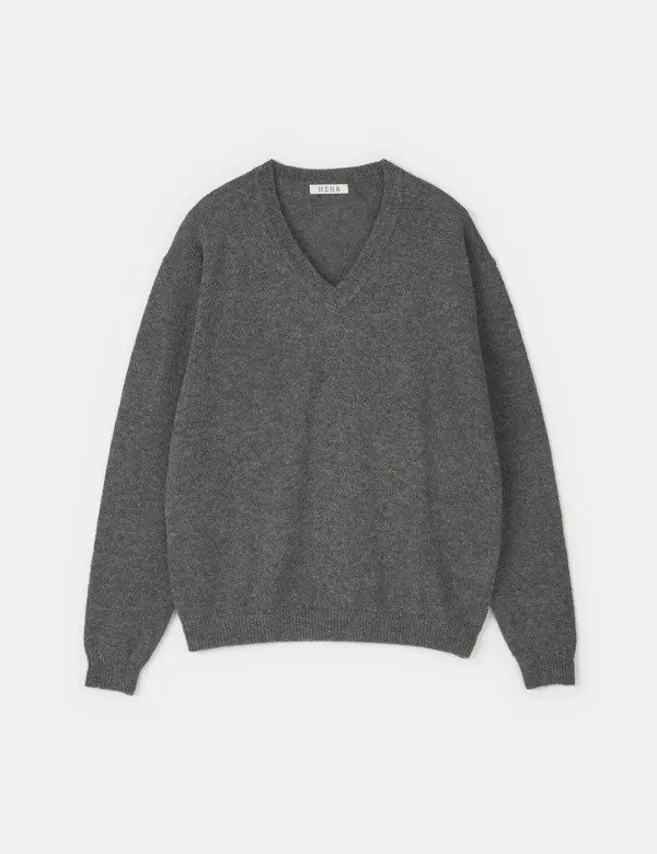 Pukyu V-neck Sweater (Charcoal)
