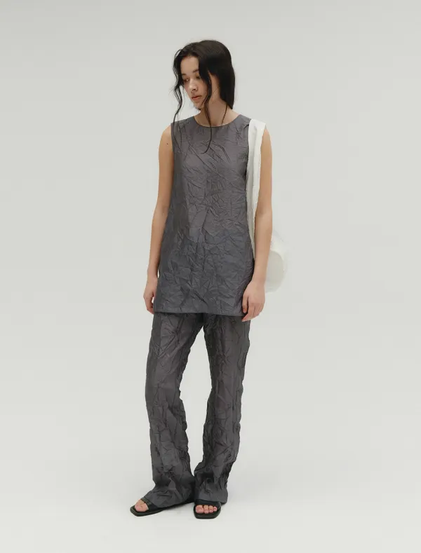 CRINKLED SHEER SLEEVELESS DRESS [DARK GREY]
