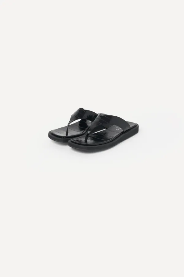 Solid Platform Flip-Flop