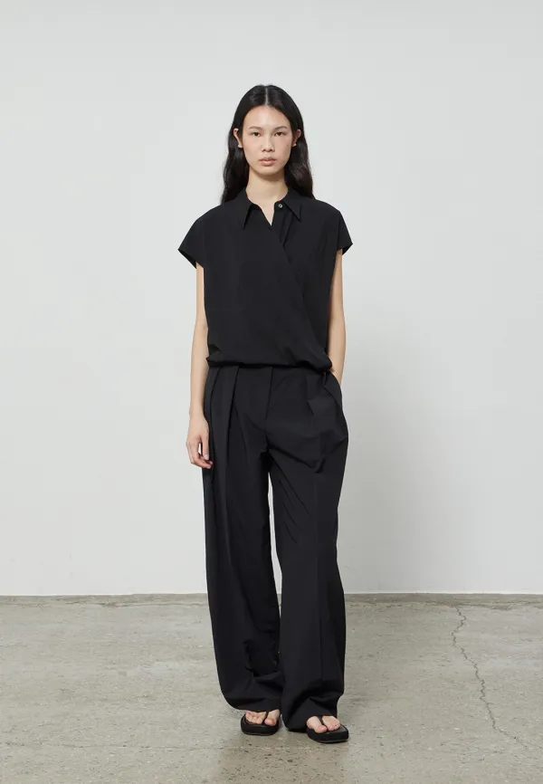 BELTED WIDE FIT TWO TUCK SLACKS - BLACK