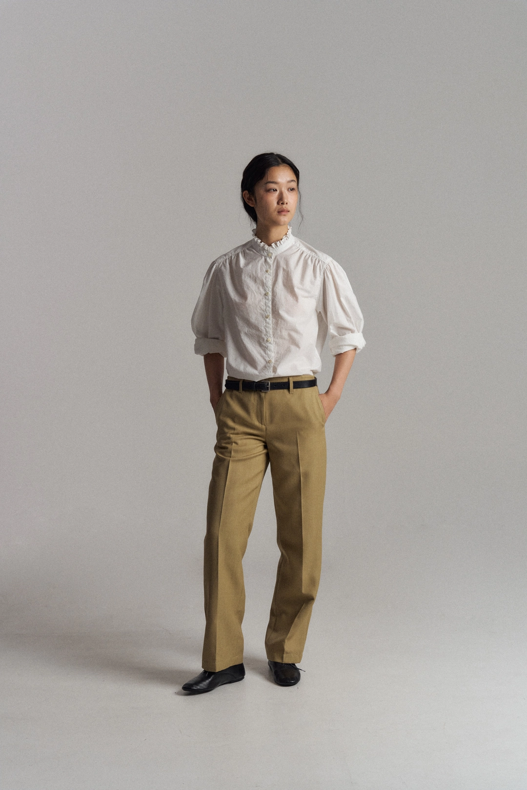 블로어 Classic Straight Fit Wool Pants (Beige) 상품 이미지 1