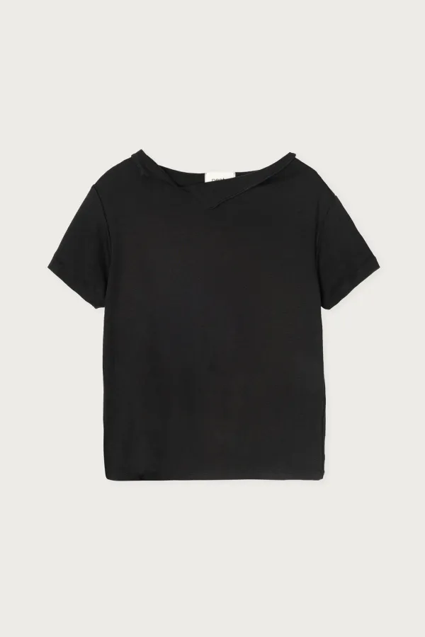 OPEN NECKLINE TEE BLACK