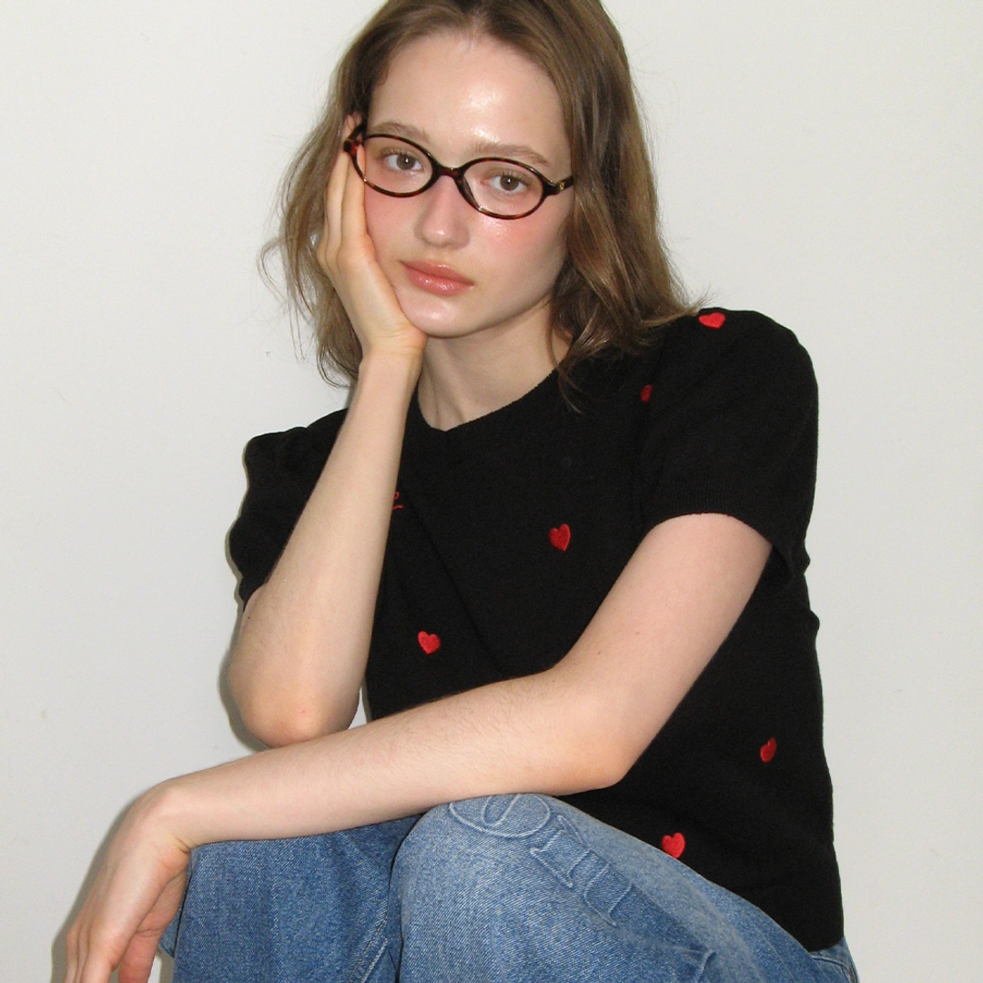 론론 RIBBON HEART PATTERN HALF KNIT BLACK RED 상품 이미지 1