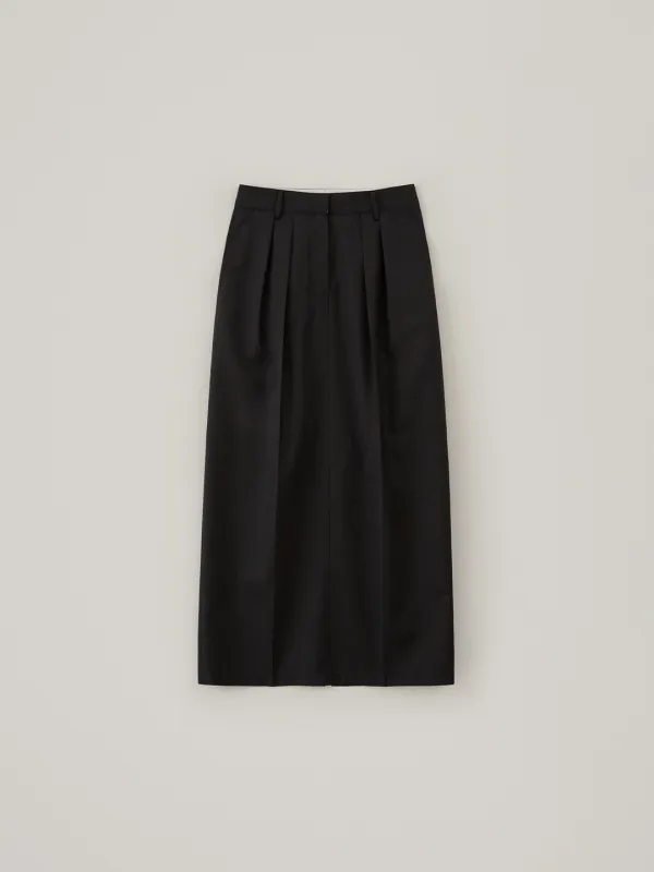 Tuck Maxi Skirt - Black