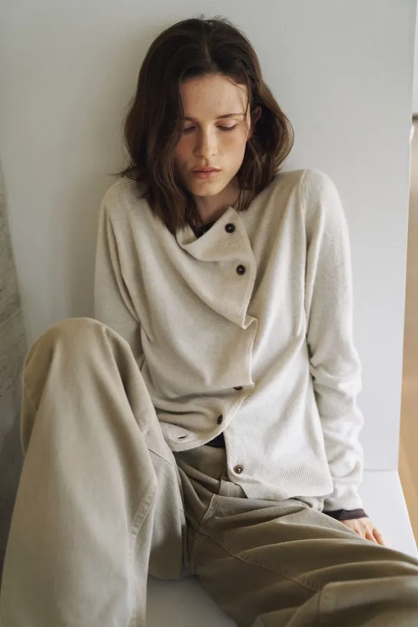 Diagonal Button Knit Cardigan [LMBFAUKN313]-Cream Melange