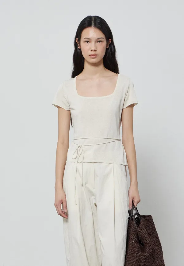 SQUARE NECK STRAP KNIT - LIGHT BEIGE