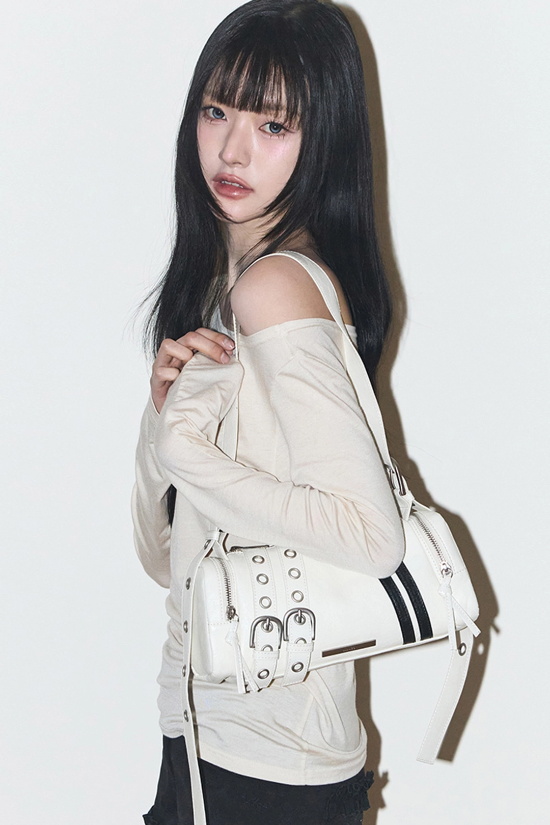 일리고 라인 버클 실린더 백 화이트 상품 이미지 3