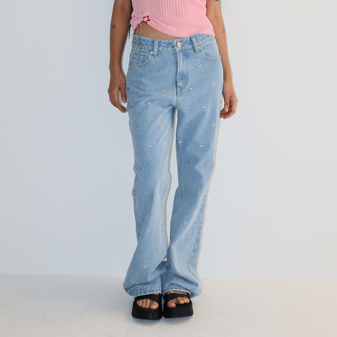 론론 HEART EMBROIDERY BOOTSCUT DENIM PANTS LIGHT BLUE 상품 이미지 1