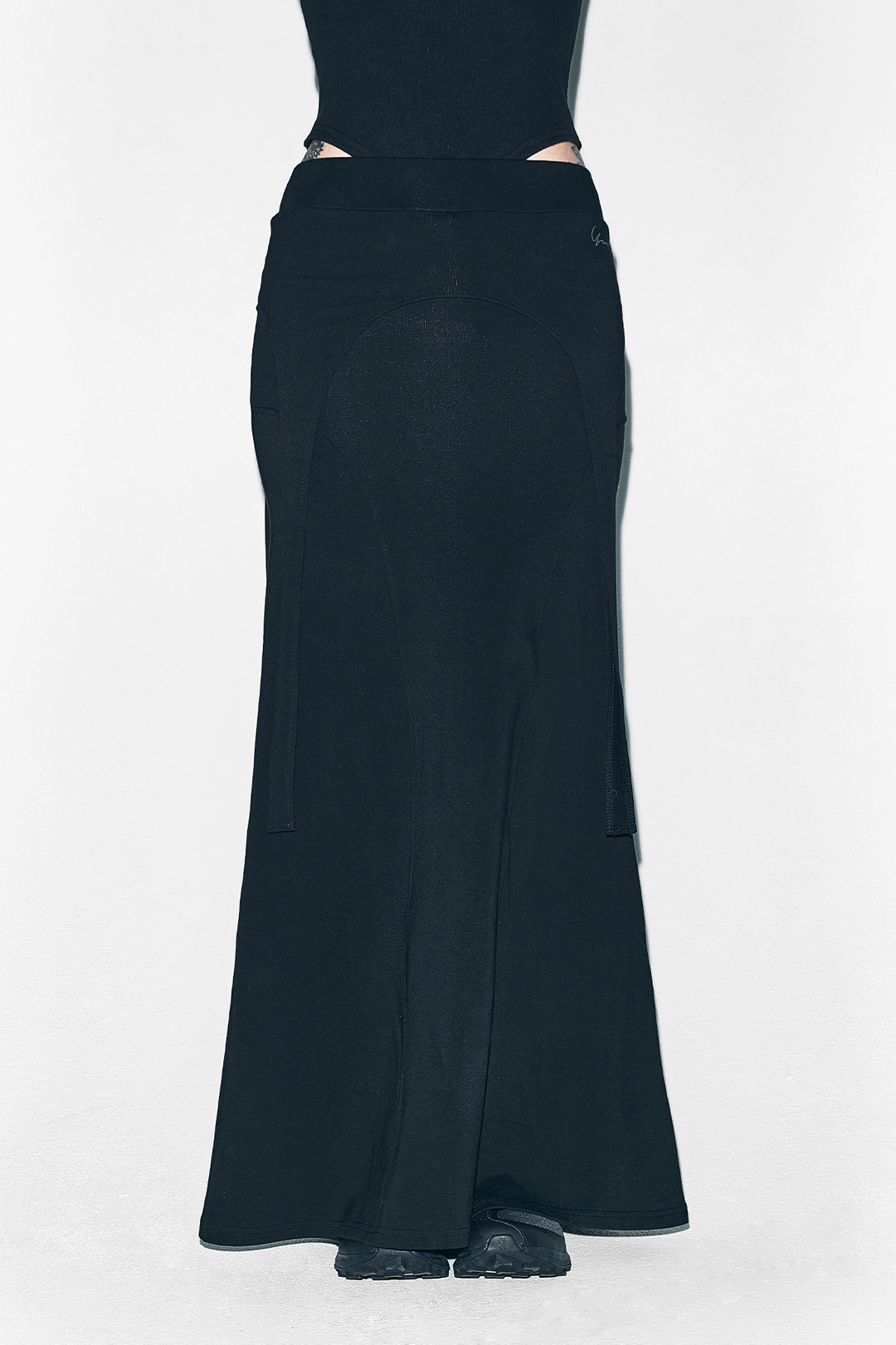 와이이이엘 STRAP-LAYERED MAXI SKIRT BLACK 상품 이미지 2
