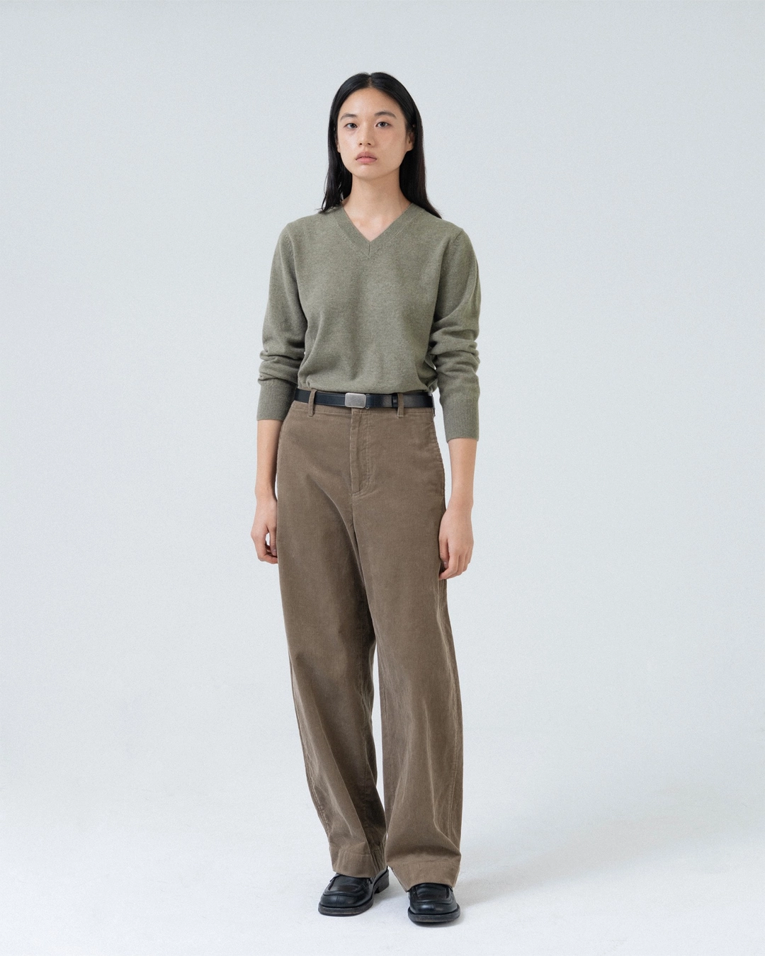 브라운야드 W Extra Super Fine V Neck Knit, Olive Grey 상품 이미지 2