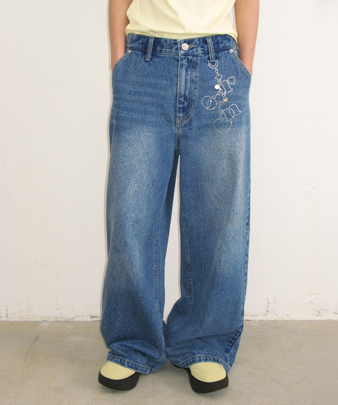 론론 HOTFIX KEYRING WIDE DENIM PANTS MEDIUM BLUE 상품 이미지 1