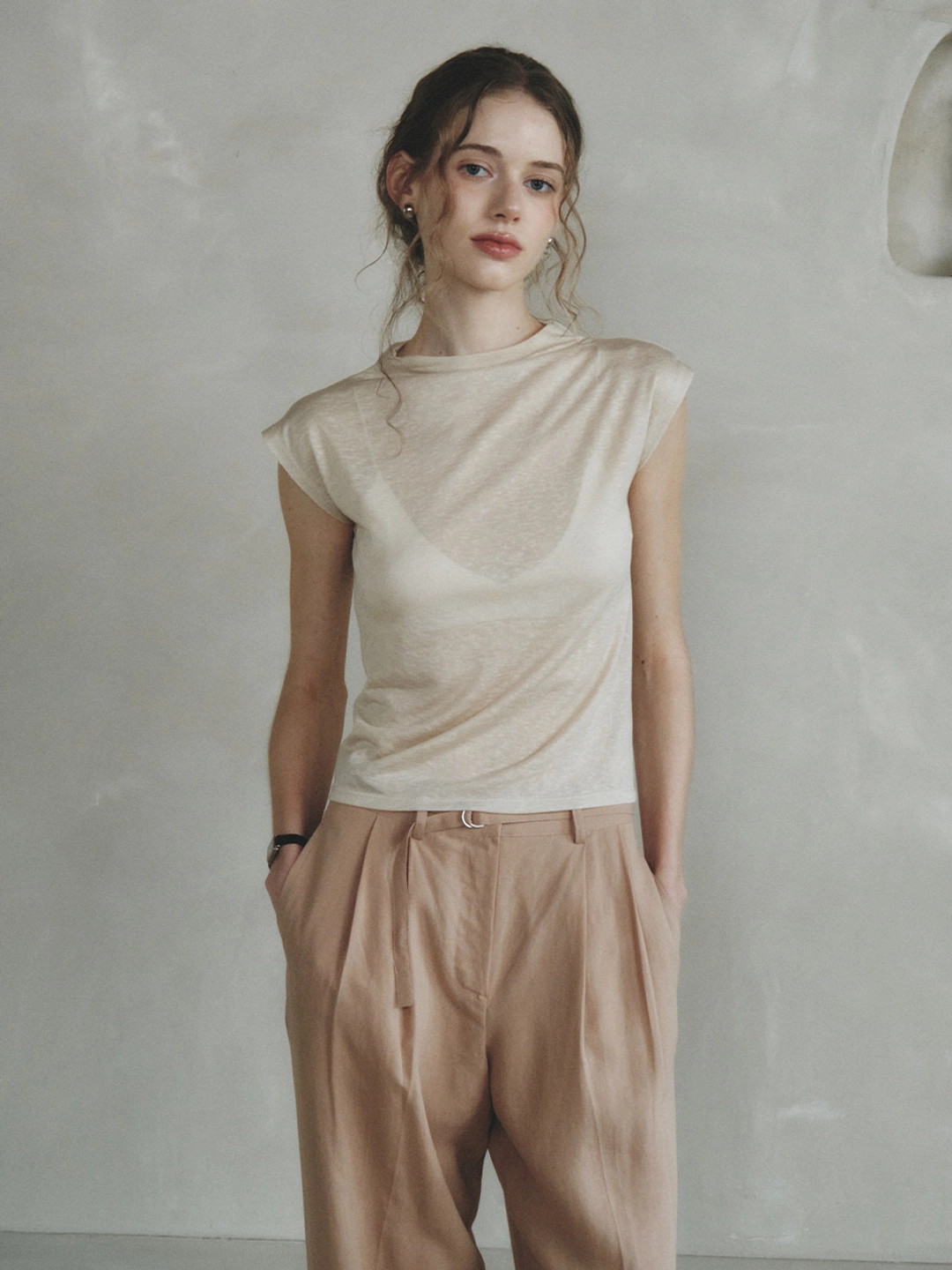 르니나 MARGARET half turtleneck T-shirt_beige (6/2 예약배송) 상품 이미지 2