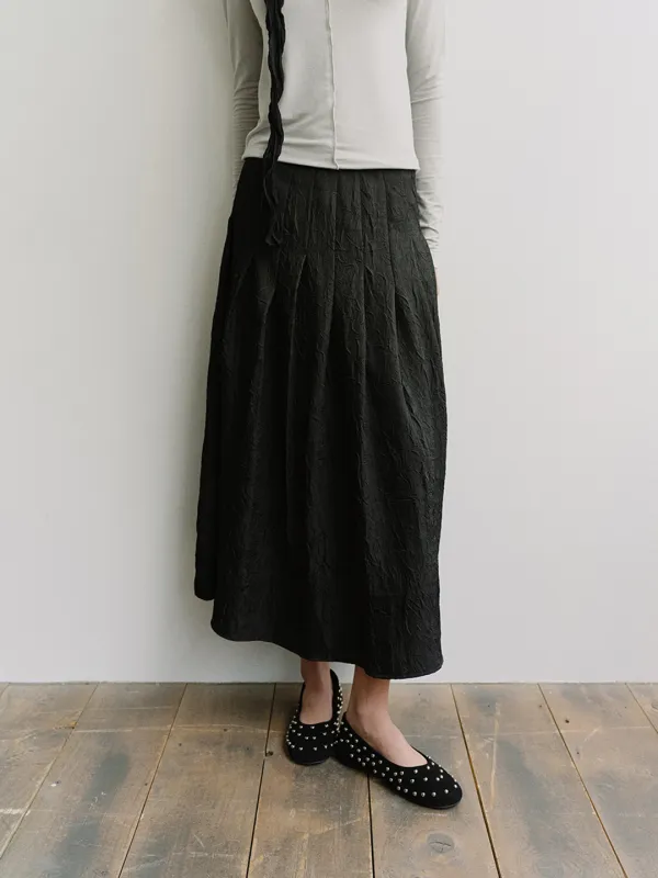 TIS WRINKLE TUCK FLARE SKIRT_BLACK