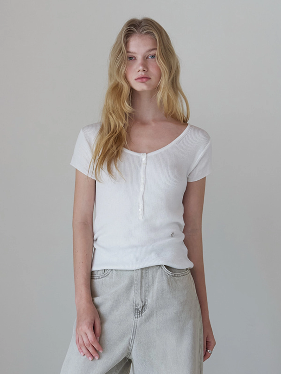 오디에스 [2nd 재입고] Limited Henley Neck Knit (White) 상품 이미지 2