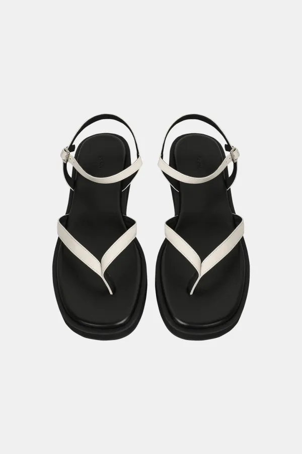 [Exclusive] Low Sandals in Ivory