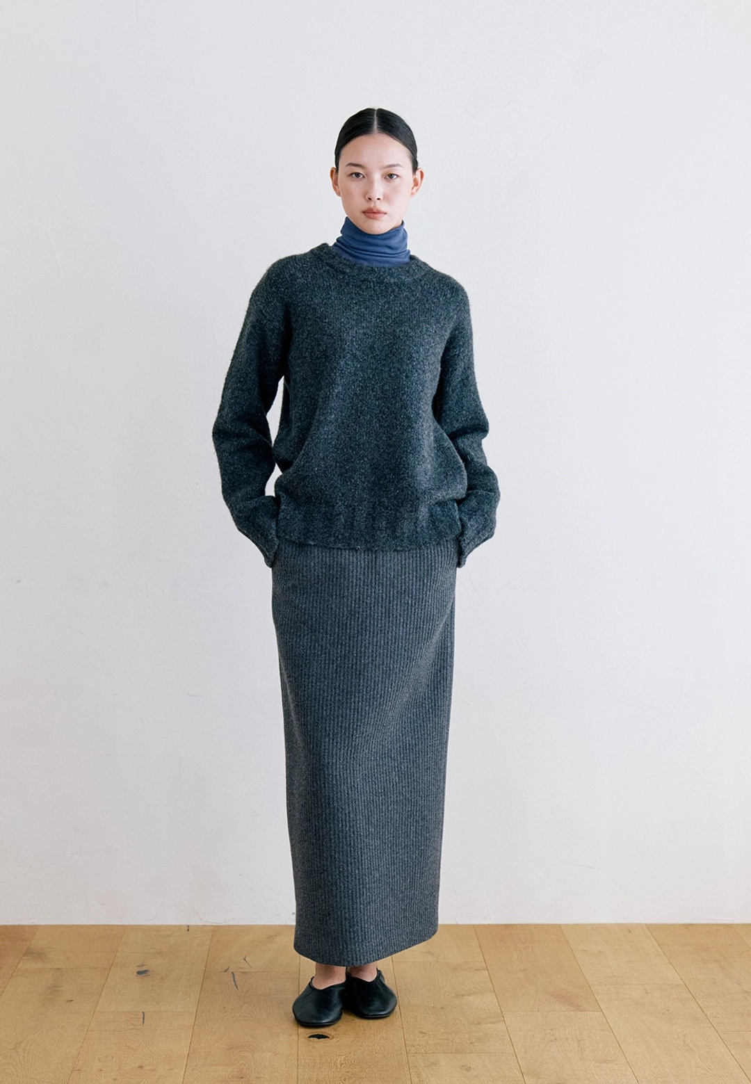 노티아 WOOL VERTICAL H LINE LONG SKIRT - CHARCOAL 상품 이미지 2