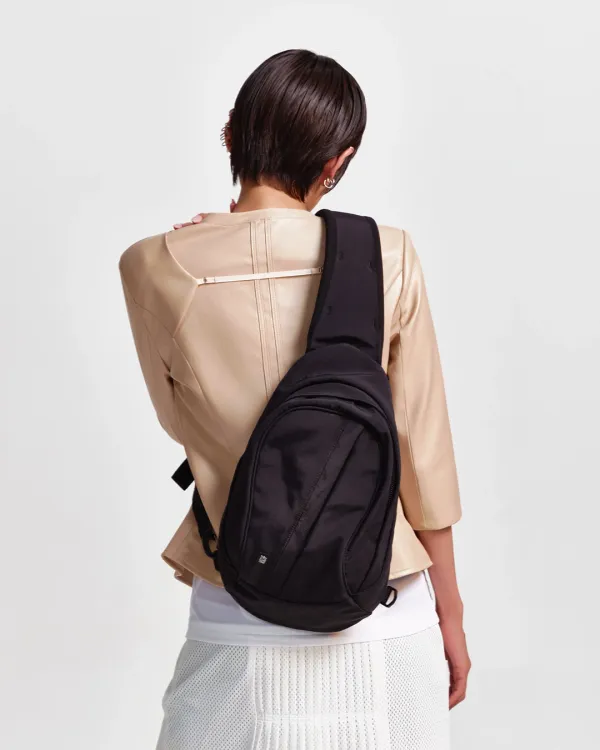 CONTOUR ZIP SLING BAG_BLACK